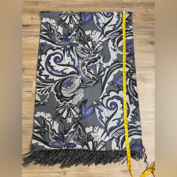 Nordstrom 80" x 27" Large Oblong Scarf Cashmere Graphic Floral Print Fringe - Picture 8 of 9